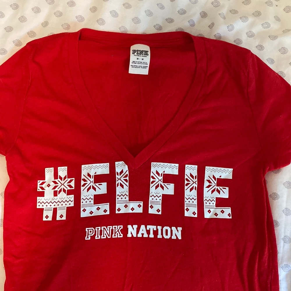 Victoria’s Secret pink Christmas v neck tshirt red size medium #elfie